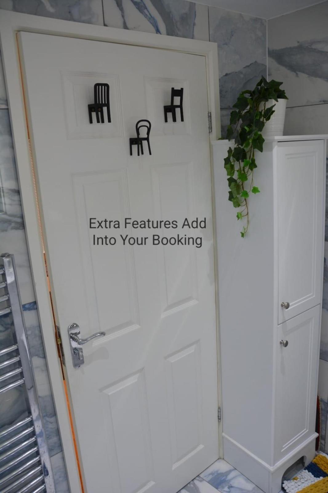 Cozy, Modern, Spacious 4 Bedroom House In London Romford Exteriör bild