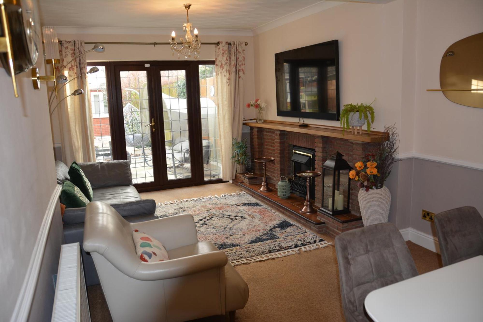 Cozy, Modern, Spacious 4 Bedroom House In London Romford Exteriör bild